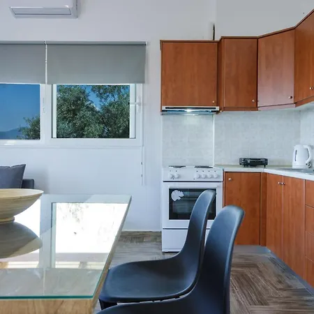 La Pietra Verga * カラマタ